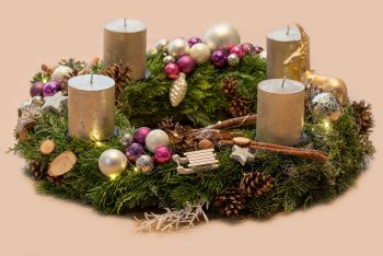 Tvoření dekorací a vánočních věnců: Kreativní inspirace pro každou sezónu