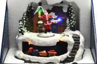 Vánoční dekorace - Santa s vláčkem, svítí a hýbe se, 13 cm