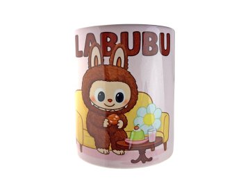 Hrnek Labubu 325 ml - Labubu na gauči