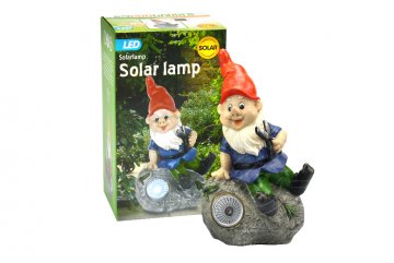 Zahradní trpaslík z odolného plastu s LED diodou a solárním dobíjením - Červený (22cm) Zahradní trpaslík z odolného plastu s LED diodou a solárním dobíjením - Červený (22cm)