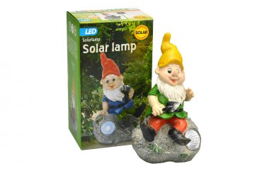 Zahradní trpaslík z odolného plastu s LED diodou a solárním dobíjením - Žlutý (22cm) Zahradní trpaslík z odolného plastu s LED diodou a solárním dobíjením - Žlutý (22cm)