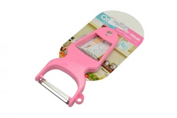 Praktická škrabka na zeleninu QLUX (13cm) - Mix barev Praktická škrabka na zeleninu QLUX (13cm) - Mix barev