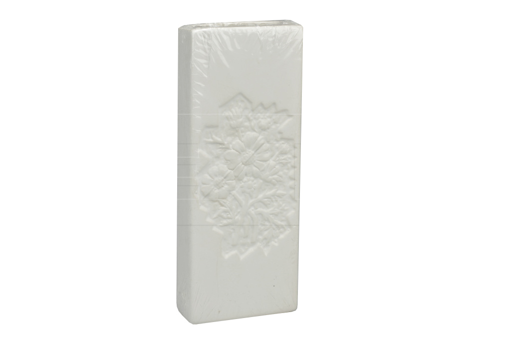 Sádrový odpařovací zvlhčovač na topení s reliéfem včetně háčku (20.5x8x3.5cm) - Motivy květin Sádrový odpařovací zvlhčovač na topení s reliéfem včetně háčku (20.5x8x3.5cm) - Motivy květin